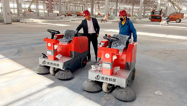 掃地車廠家-吸塵掃地車-工程項目采購慶杰電動掃地車